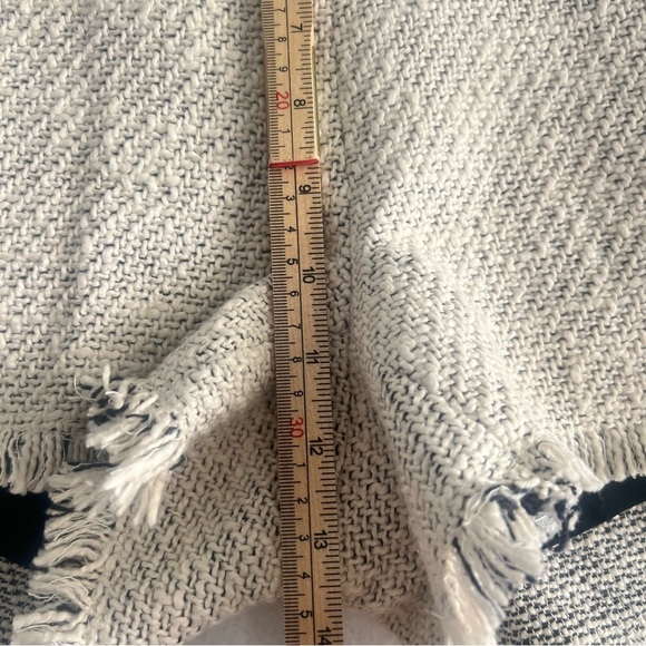 Free People Tweed Flat Front Fringed High Waisted Shorts Size 8 - Picture 3 of 9